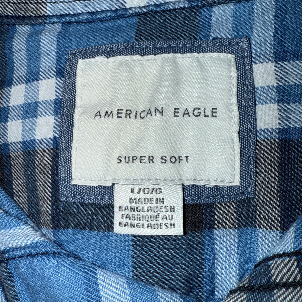 American Eagle Outfitters Navy and White and black Plaid Shirt, size Large - Picture 2 of 7